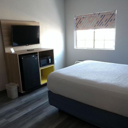 Days Inn & Suites By Wyndham Tucson/Marana Buitenkant foto