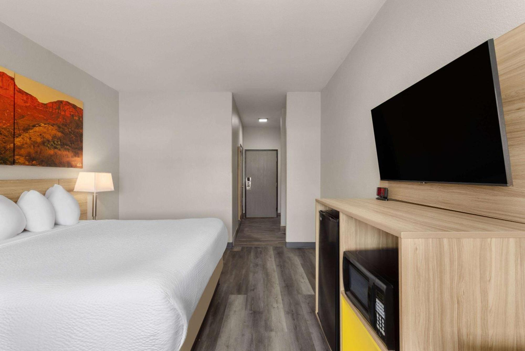 Days Inn & Suites By Wyndham Tucson/Marana Buitenkant foto