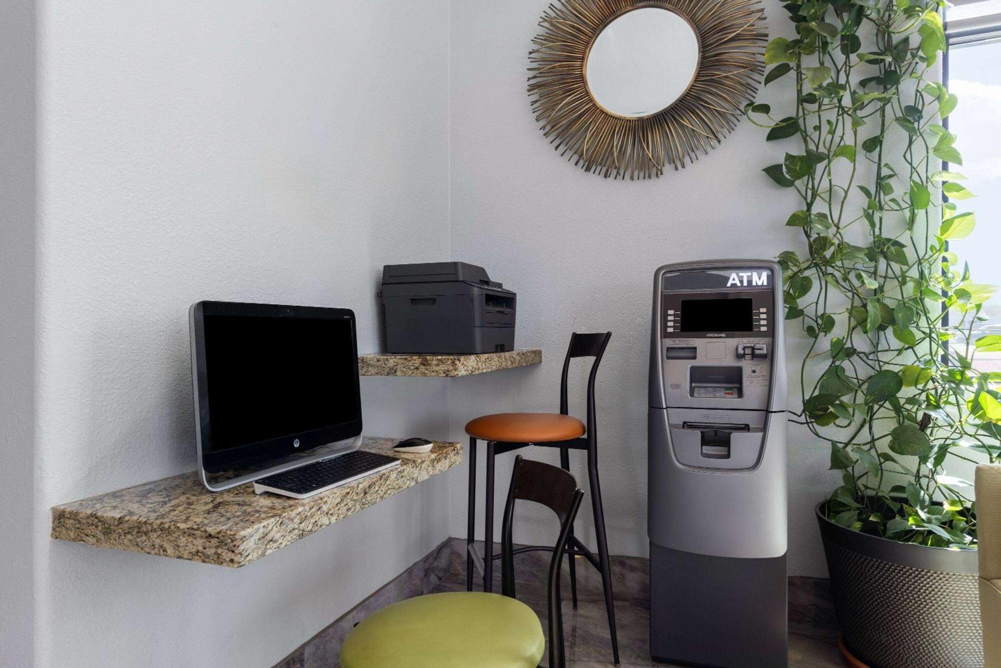 Days Inn & Suites By Wyndham Tucson/Marana Buitenkant foto